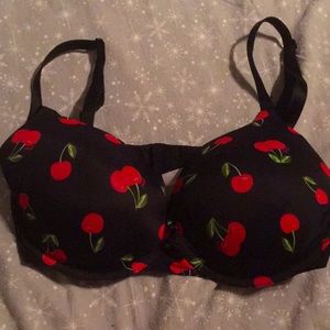 Pink Victoria’s Secret cherry bra 🍒 34DD